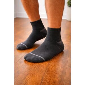 Zone In Men’s Cushioned Quarter Socks Black/Gray Size 6-12